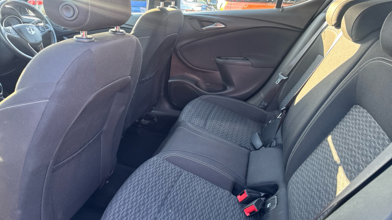 Vauxhall Astra 1.4T 16V 150 SRi Vx-line Nav 5dr Petrol Hatchback